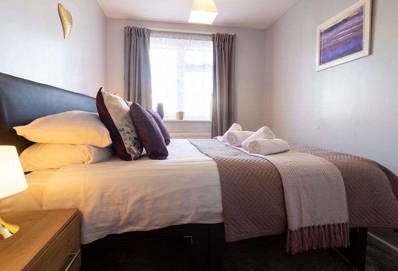 بنسيون Rivermead Serviced Accommodation