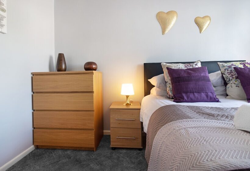 بنسيون Rivermead Serviced Accommodation