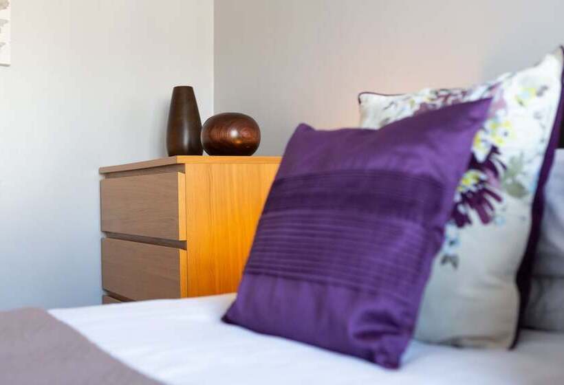 بنسيون Rivermead Serviced Accommodation