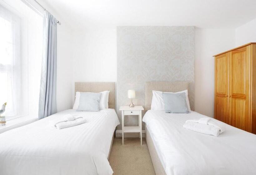 Пансион Tee Side Guest House