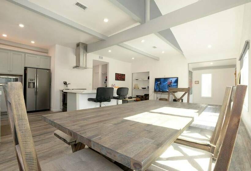 Spacious House On Melrose W Private Backyard Gym