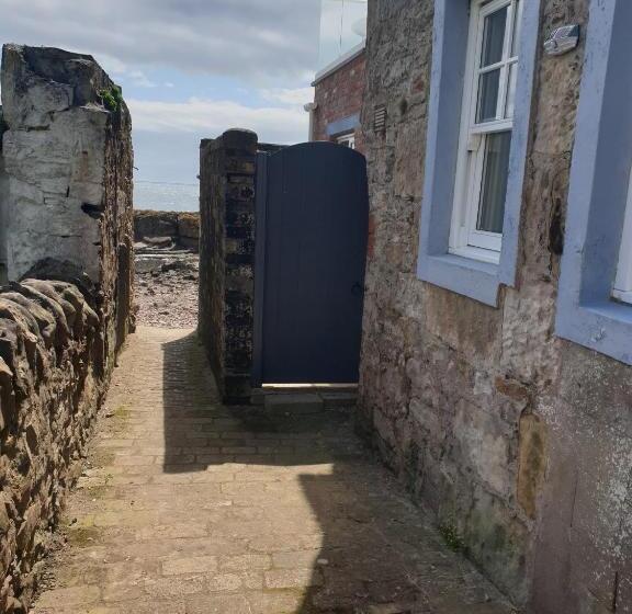 Stunning Shore Front House In Historic Cellardyke