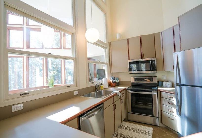 The Atrium Haven Winter Park Cabin Hot Tub