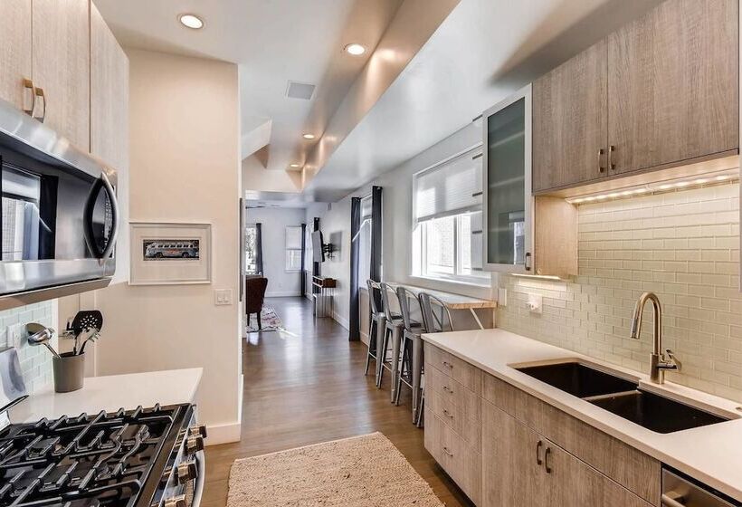 The Highland Square Experience Lohi Townhome With Hot Tub