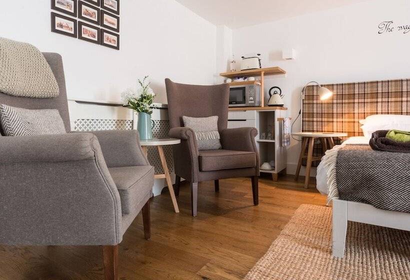 The Saddle And Stable Rooms