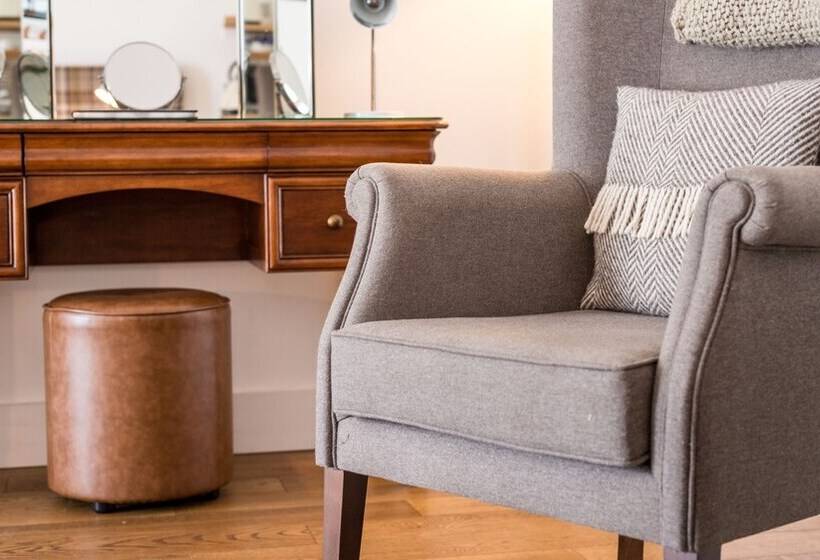 The Saddle And Stable Rooms