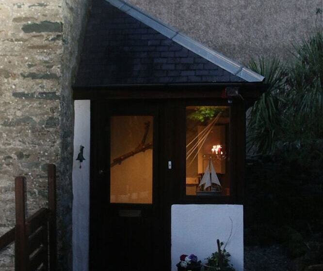 Yewtree Cottage  The Art House