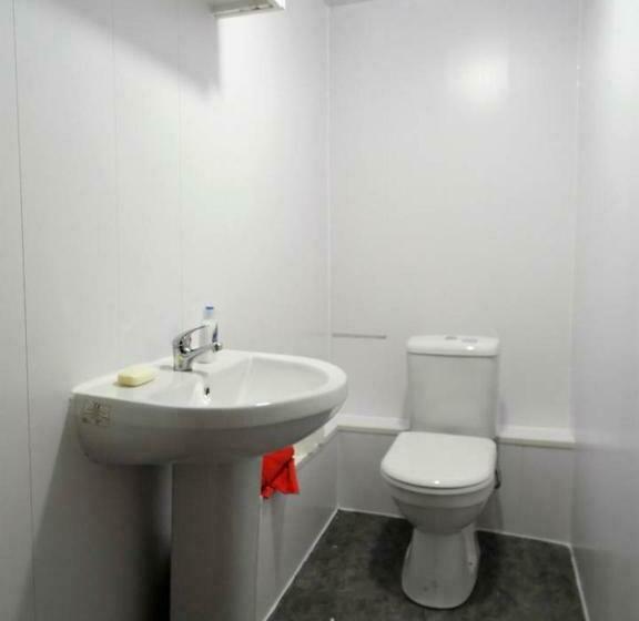 4 Bed Apartment, Paisley   Near Gla Airport