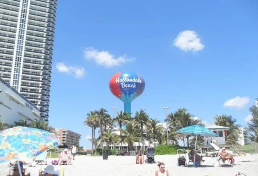 Beautiful Property In Hallandale Beach!!!