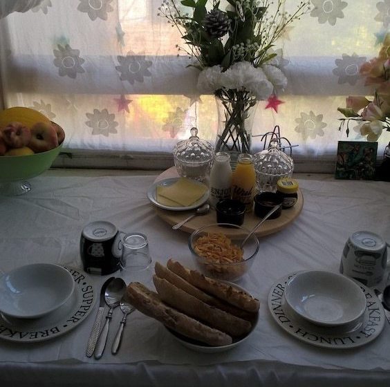 Bed and Breakfast Cozy Home Welcomes You