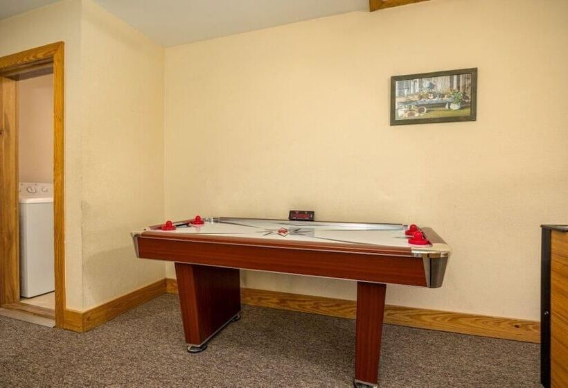 Briarstone Lodge Condo 13a   Two Bedroom Condo