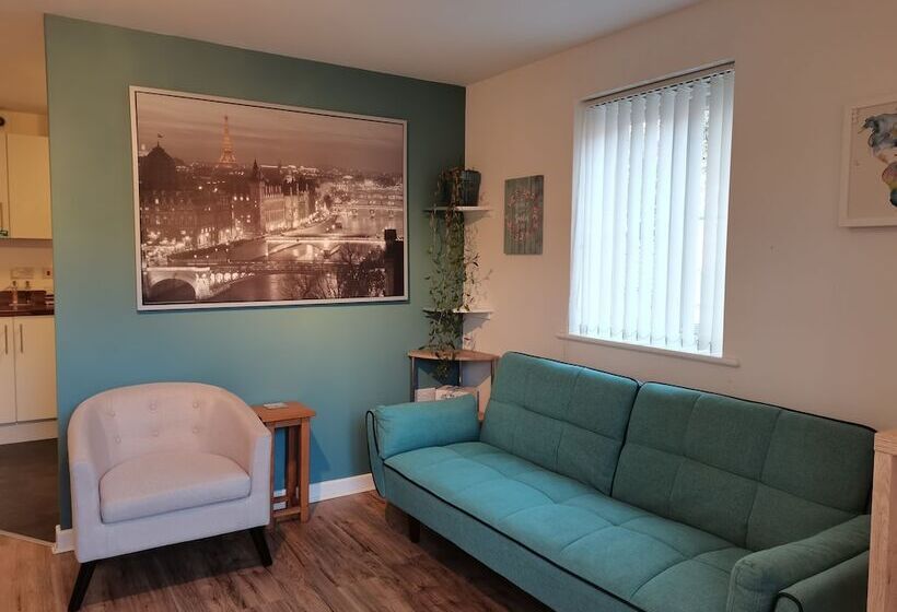 Cosy Apartment With Balcony