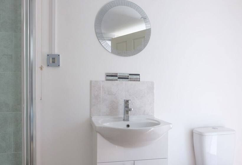 Dickens Suite Cozy Suite 15min Close To Gatwick