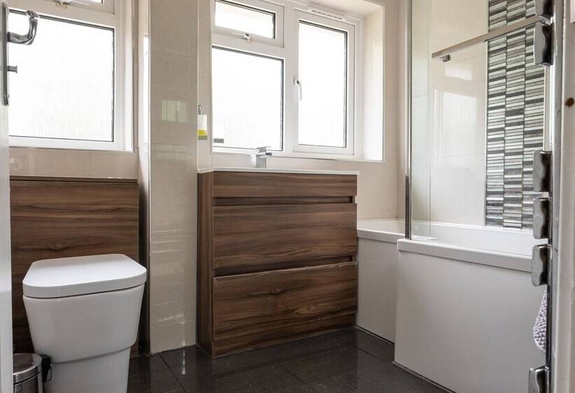 Dickens Suite Cozy Suite 15min Close To Gatwick