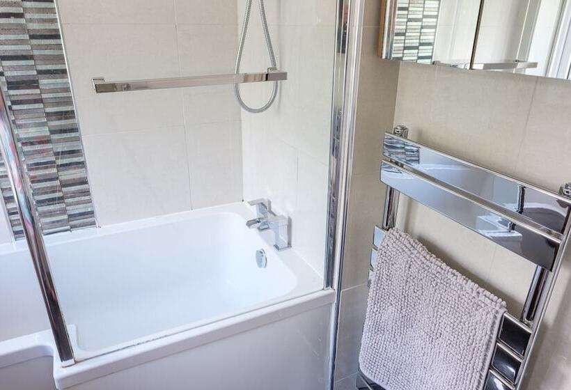 Dickens Suite Cozy Suite 15min Close To Gatwick