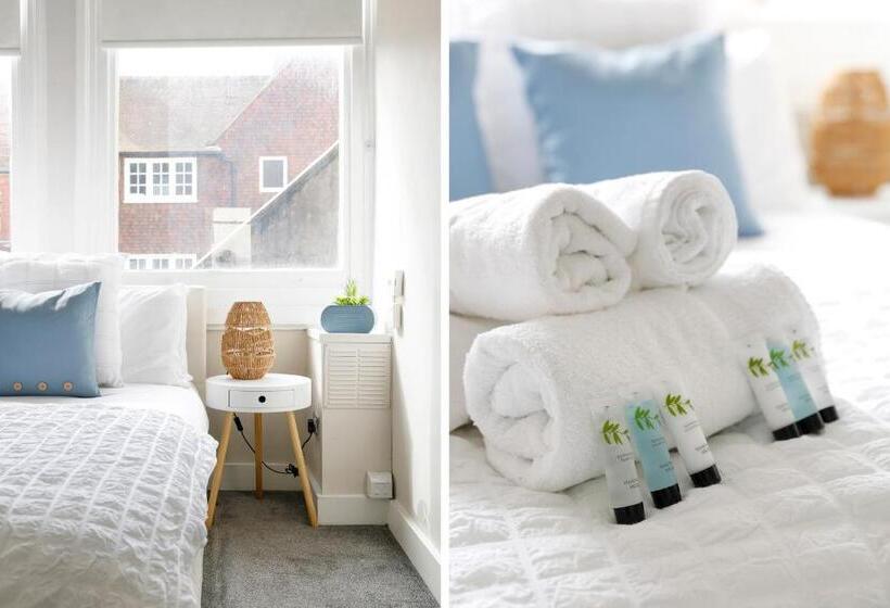 Gorgeous 2 Bedroom Apt By The Beach And Town