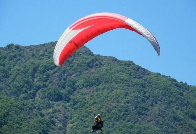 فندق Roulotte Arthus