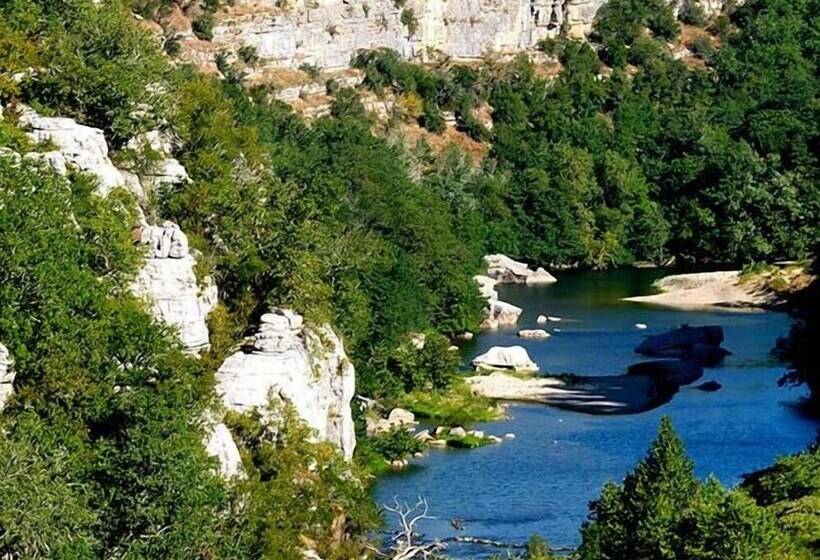 فندق Roulotte Arthus