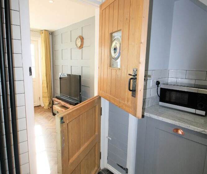 Hurst Cottage
