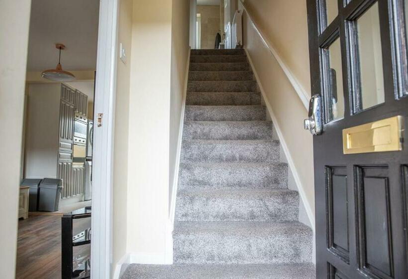 Cosy Nottingham City Centre Townhouse