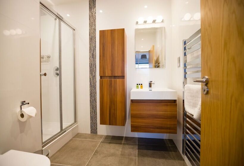 King Edward Apartments