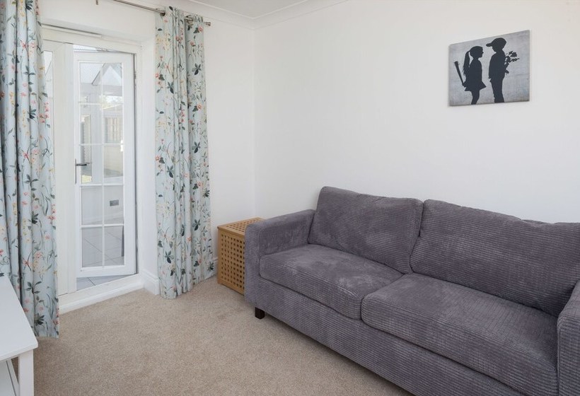 Milford On Sea Detached Bungalow