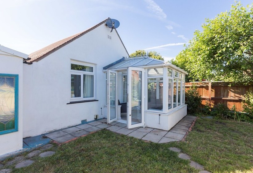 Milford On Sea Detached Bungalow