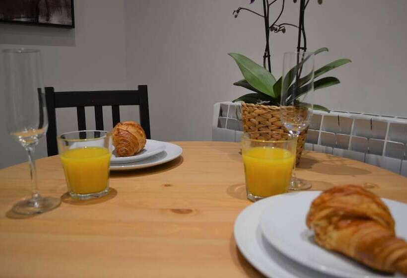 Onpoint Apartments Deluxe Apartment City Centre Ideal Location!