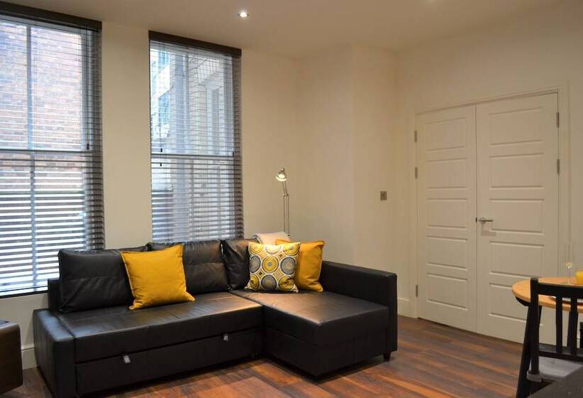 Onpoint Apartments Deluxe Apartment City Centre Ideal Location!