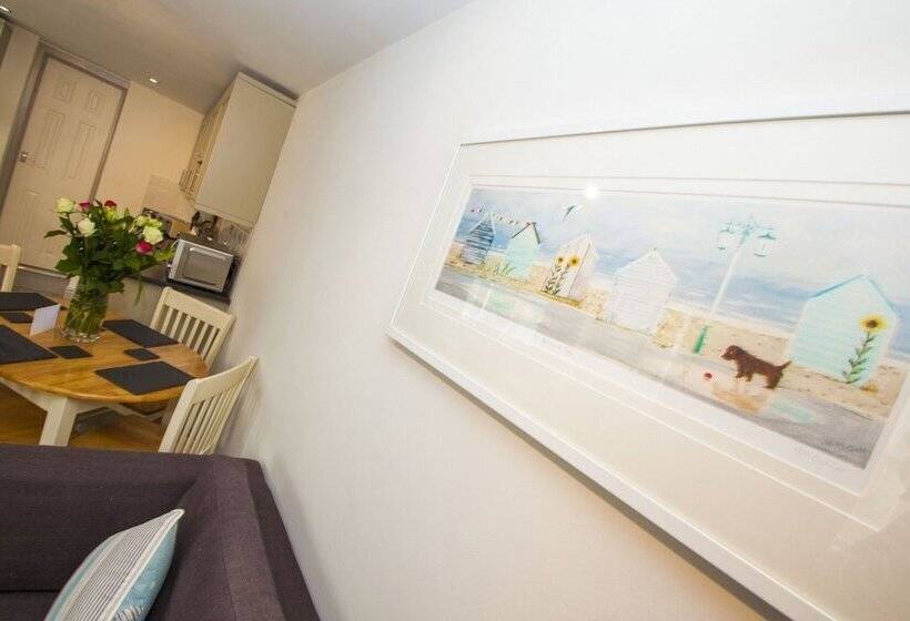 Padstow Breaks   Malt Cottage