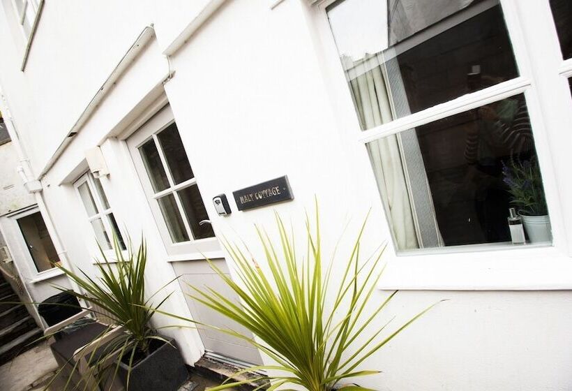 Padstow Breaks   Malt Cottage