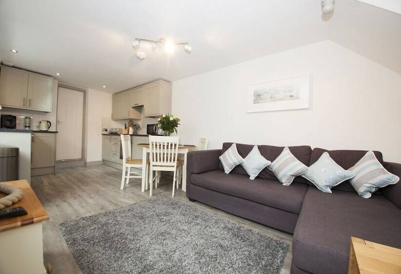 Padstow Breaks   Malt Cottage