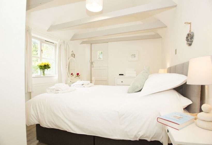 Padstow Breaks   Malt Cottage