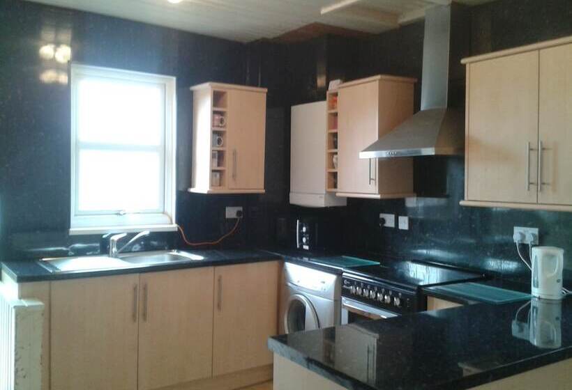 פנסיון Avenue Road