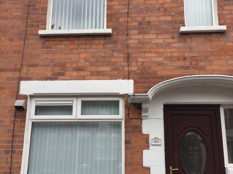 بنسيون Templemore Townhouse