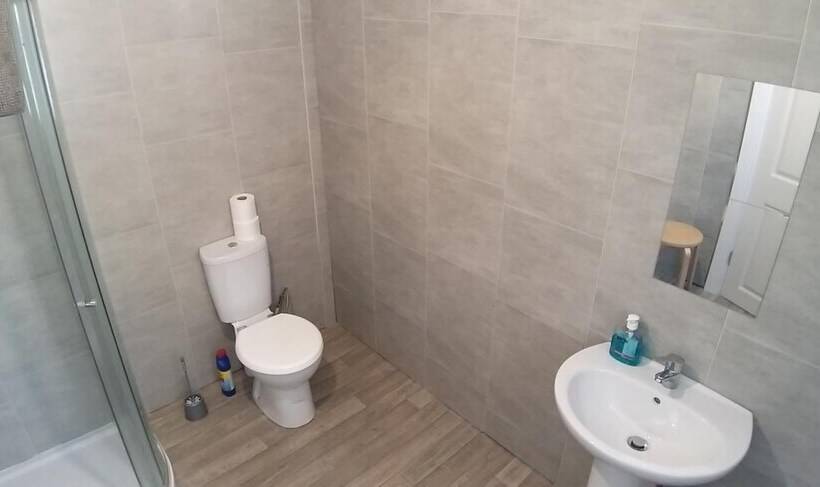 بنسيون Templemore Townhouse