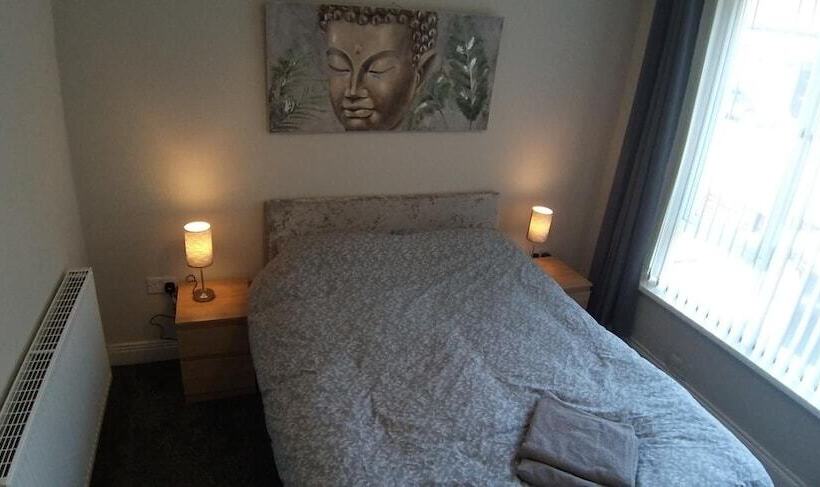 بنسيون Templemore Townhouse