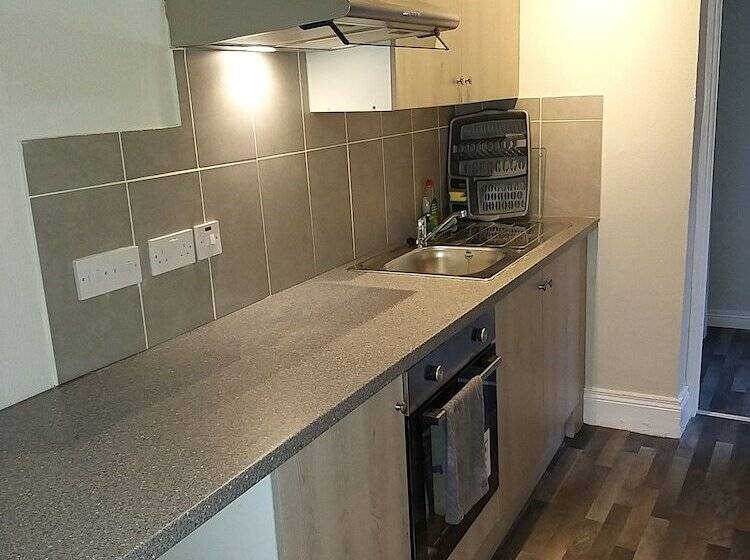 بنسيون Templemore Townhouse