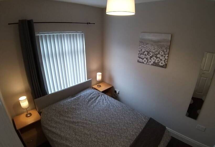 بنسيون Templemore Townhouse