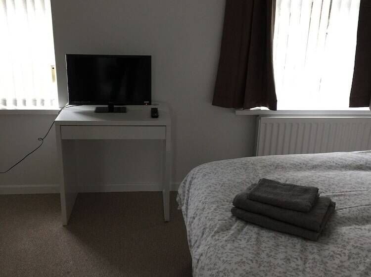 بنسيون Templemore Townhouse