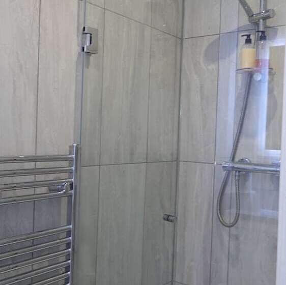 بنسيون The Hatton Rooms