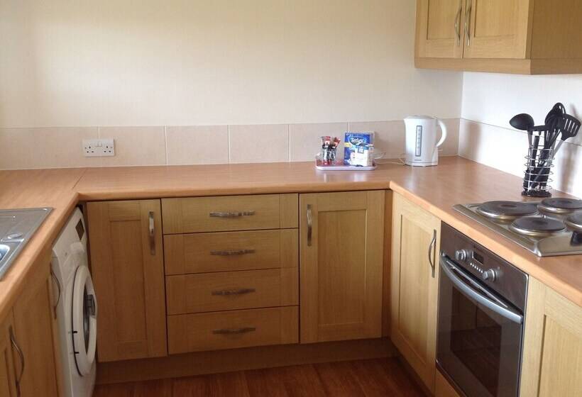 Pretty Properties Tillage Green