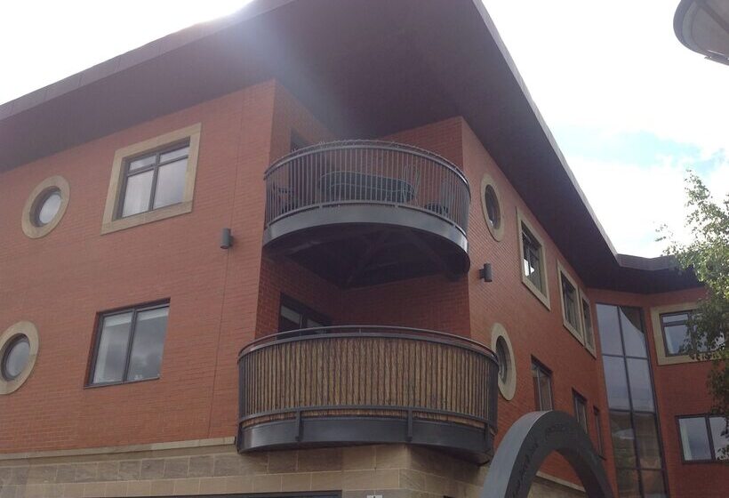 Pretty Properties Tillage Green