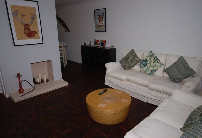 Stylish Central House Next To Castle