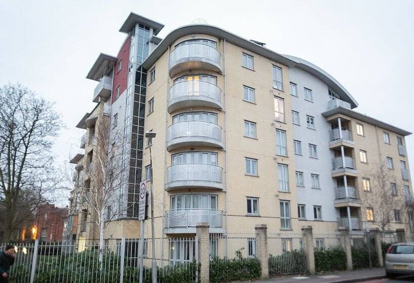 The Pinnacle By Jim Paul Apartments