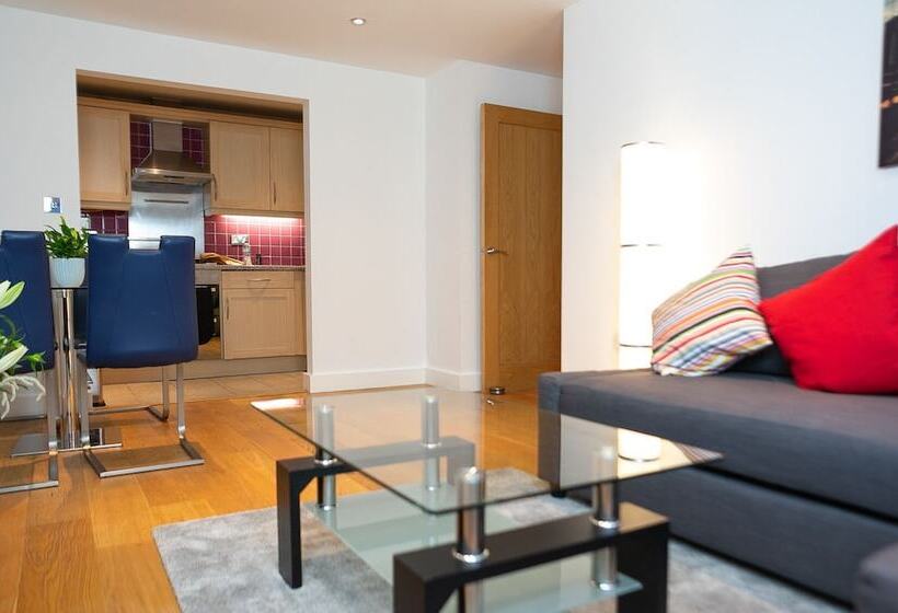 The Pinnacle By Jim Paul Apartments