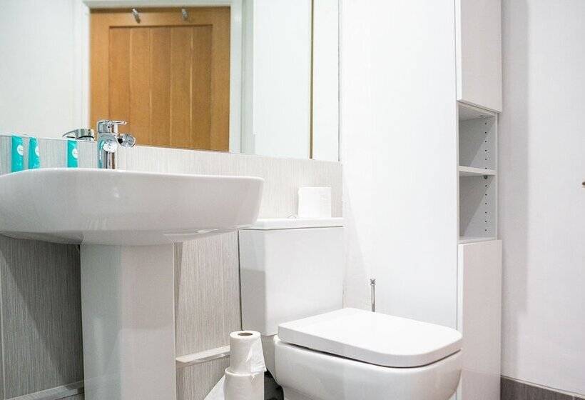 The Pinnacle By Jim Paul Apartments