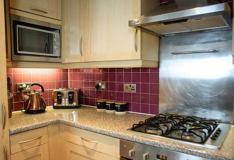 The Pinnacle By Jim Paul Apartments