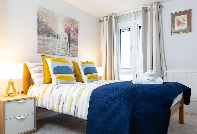 The Pinnacle By Jim Paul Apartments