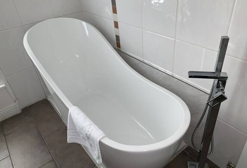 The Village Tavern Apartment